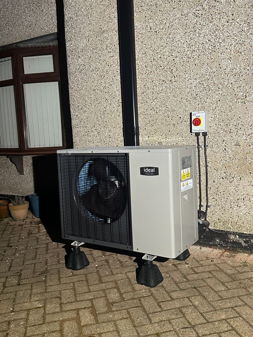 Air source heat pump installation in Dronfield by Qualis Energy