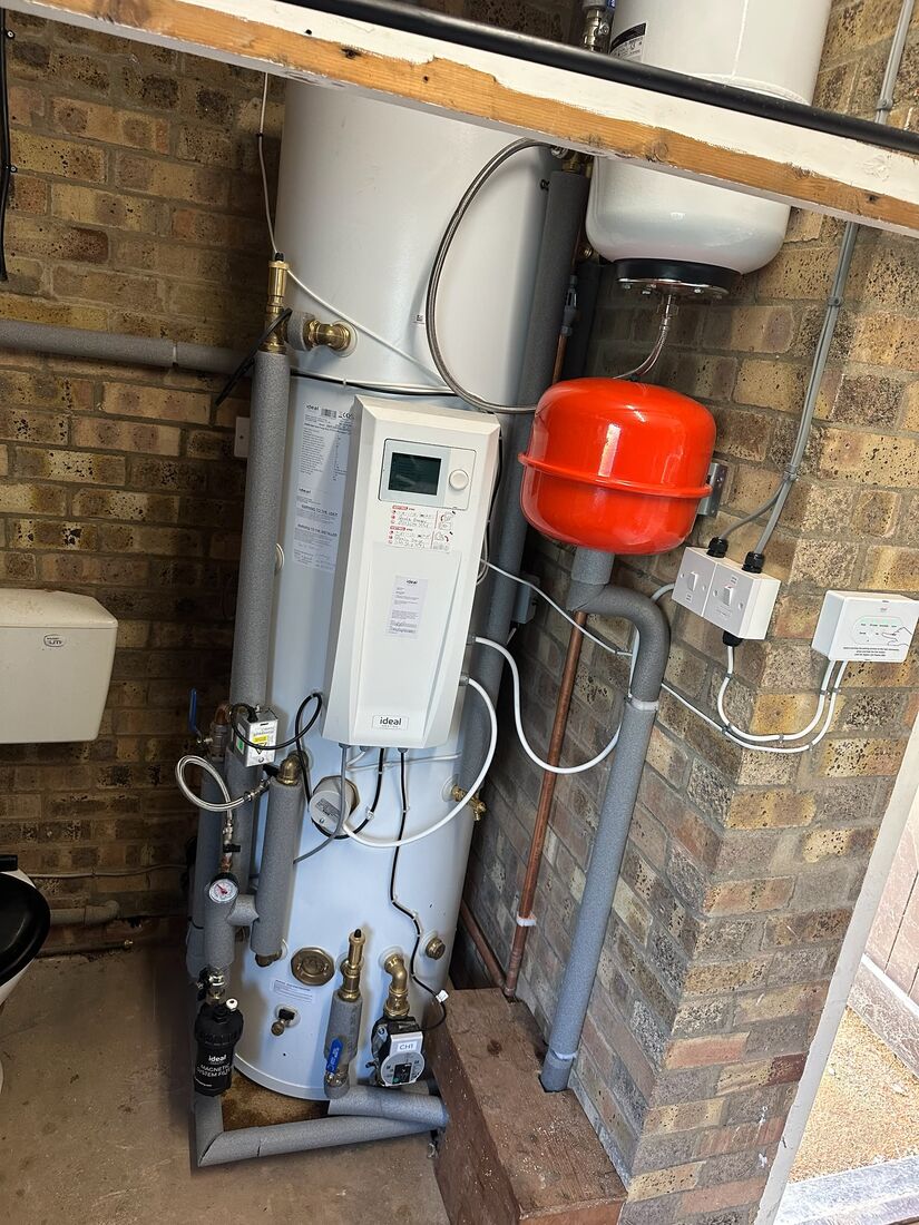 Unvented hot water cylinder installation in Lincoln by Qualis Energy